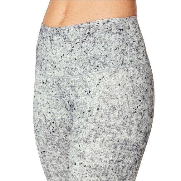 LULULEMON Wunder Under Size 8Hi-Rise 7/8 Tight‎ Full-On Luxtreme Antiqued White - Picture 4 of 14